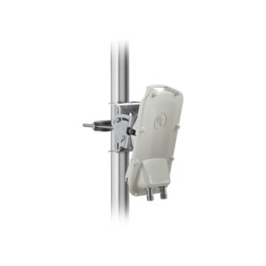 PTP-550  Hasta 1.36 GBps / 4910 - 6200 MHz / 802.11 AC Wave 2  MU-MIMO 4: 4x4 / BackHaul Conectorizado (C050055H014A)